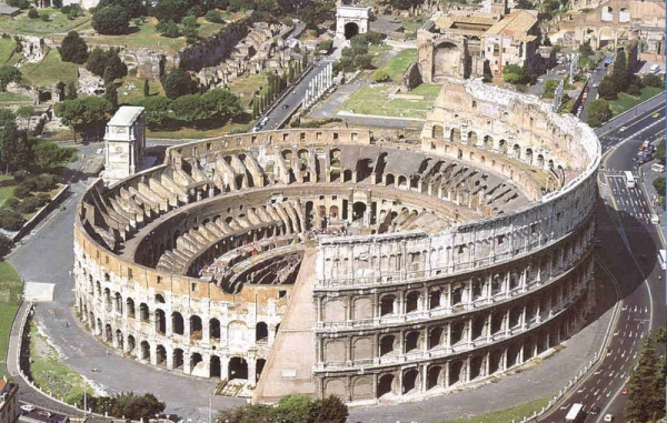 Амфитеатр Колизей в Риме. Автор24 — интернет-биржа студенческих работ
